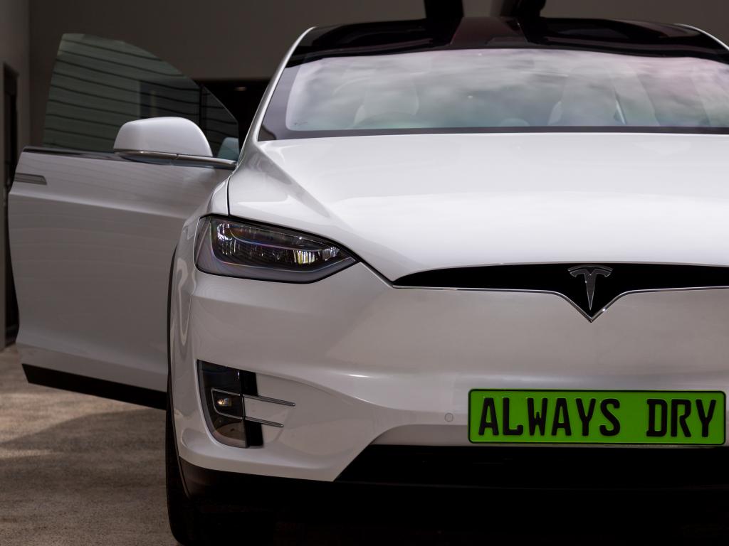 9H-LDC Pro & Vision Tech treated Tesla by Always Dry